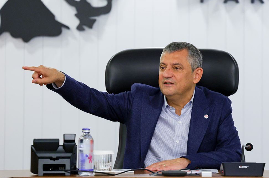 FON VURGUNU | Özgür Özel: “Aktif bir bakanın ismini teyit etmeye çalışıyoruz”
