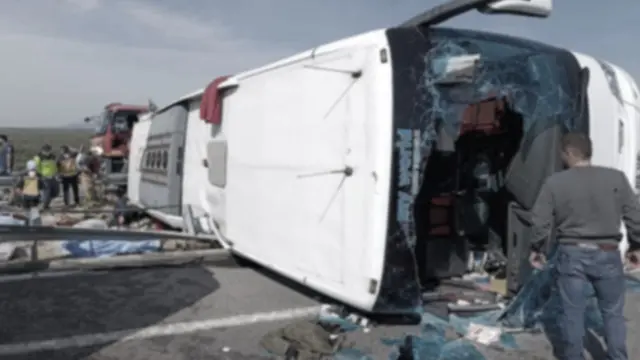 Manisa’da feci kaza; otobüs ve TIR çarpıştı, 11 ölü