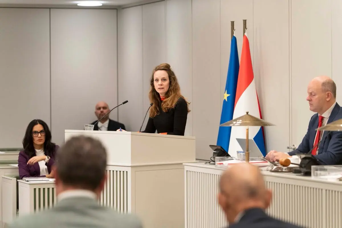 Hollanda iltica başvurularında gecikme cezalarını kaldırdı