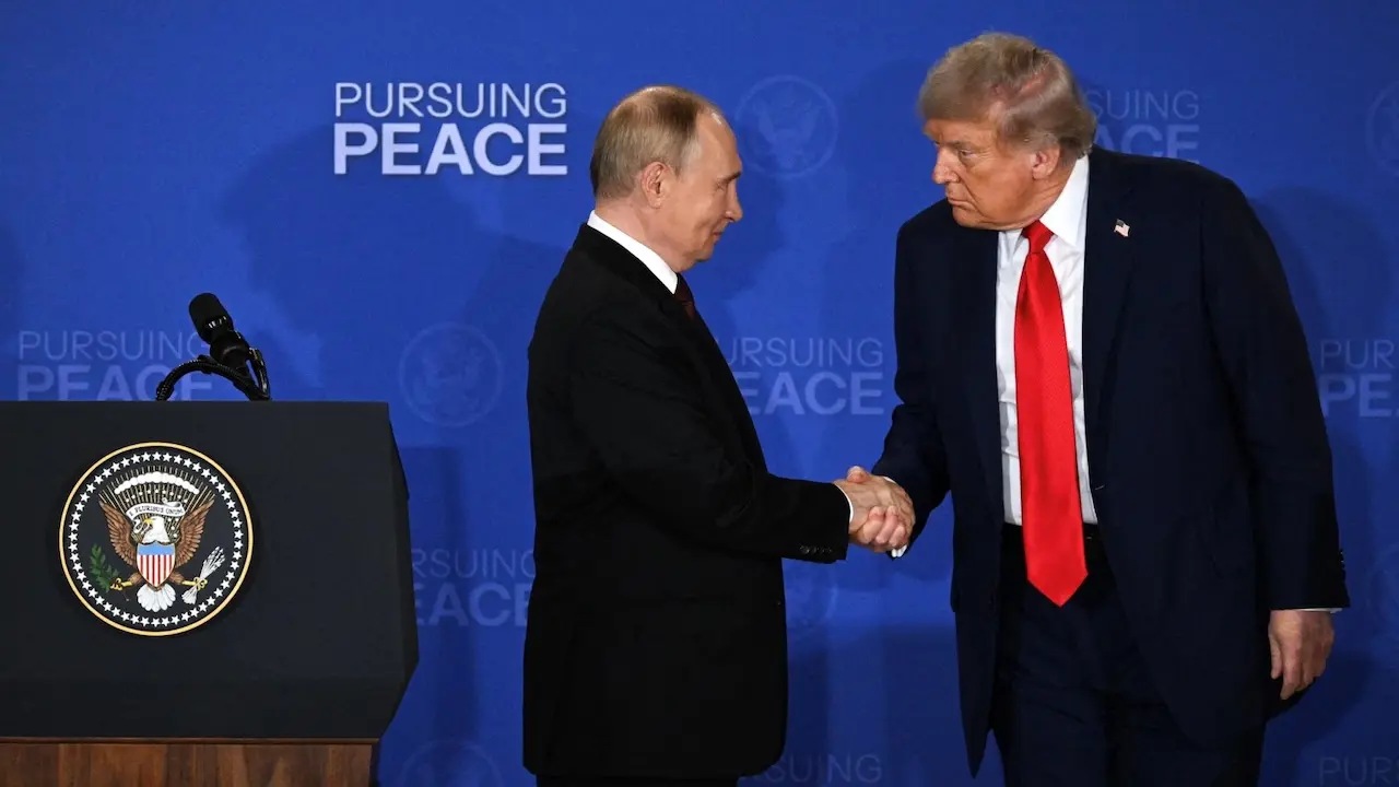 Trump, Rusya’ya yönelik çok sayıda yaptırımı askıya aldı