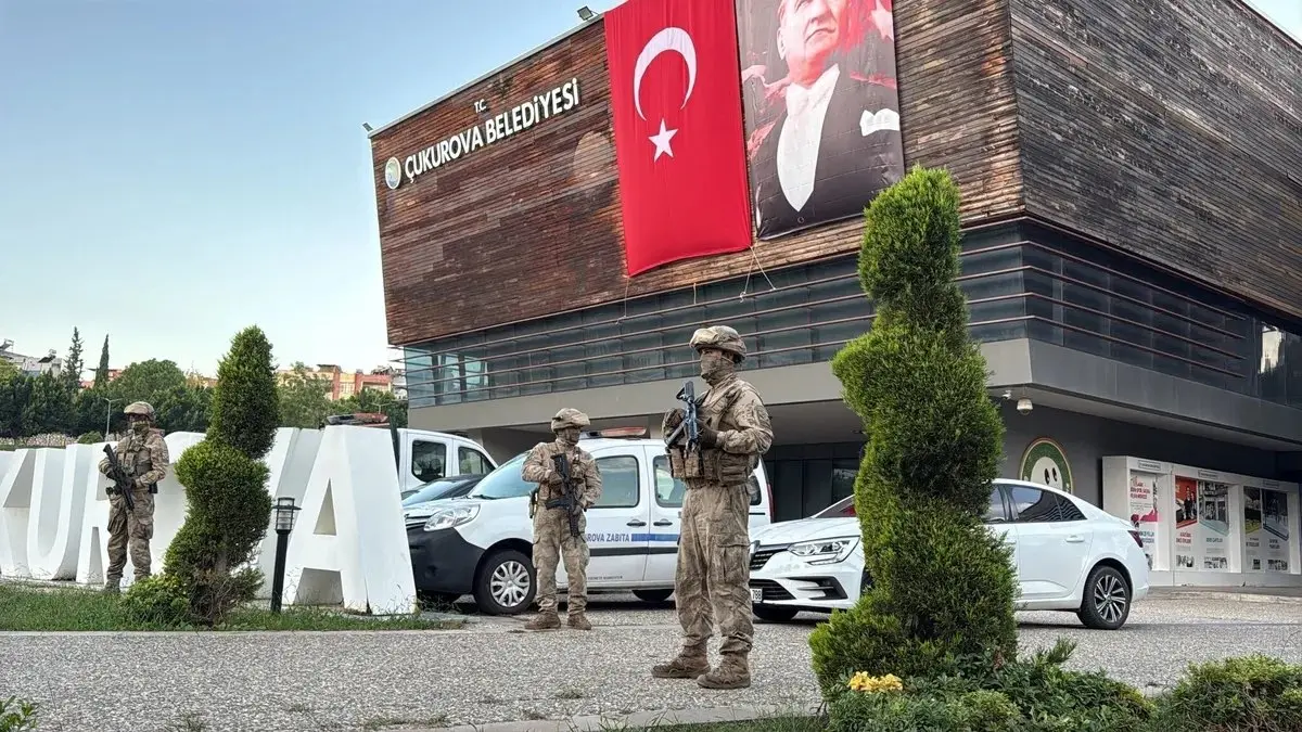 YENİ Partili Çukurova Belediyesi’ne operasyonu; gözaltılar var