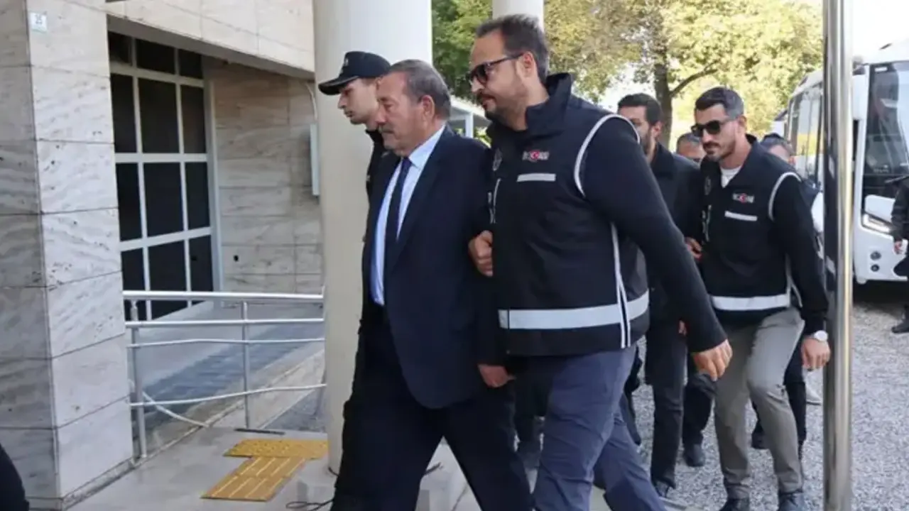 Milas Belediyesi’ne operasyon: Başkan ve oğlu dahil 18 tutuklama