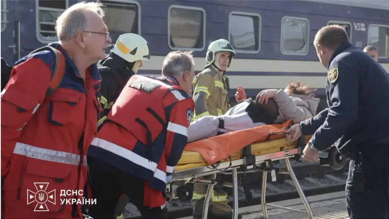 Rusya, Dnipro tren istasyonuna saldırdı: 13 ölü