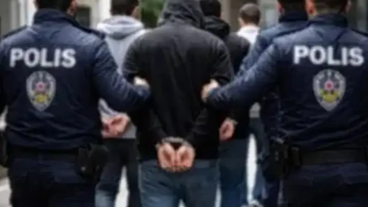 Eski Manisa Büyükşehir Belediyespor Başkanı ile 3 kişiye gözaltı