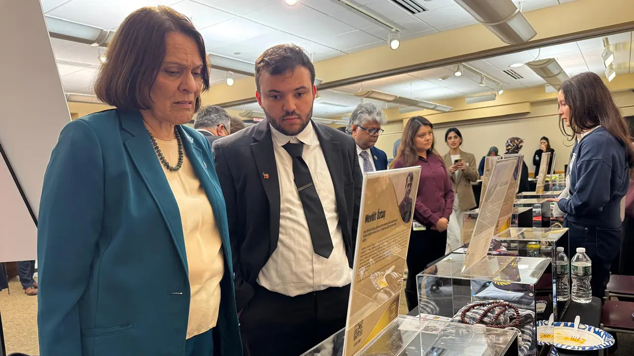 ‘Sessiz Çığlıklar’ sergisi New Jersey Eyalet Meclisi’nde